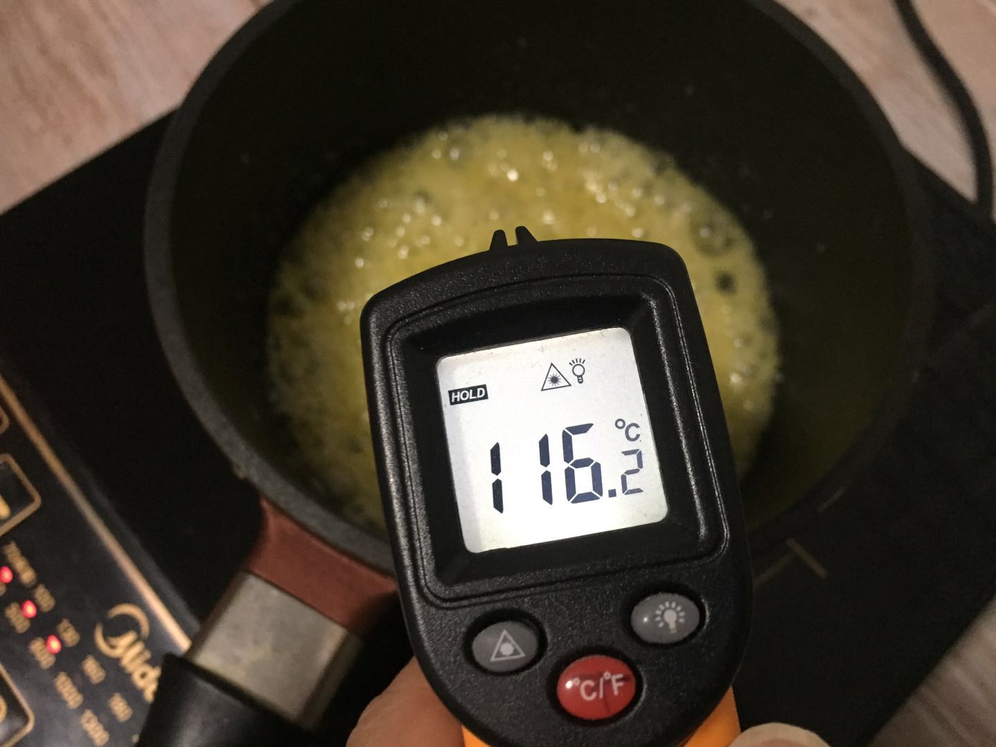 焦糖果仁糯米船