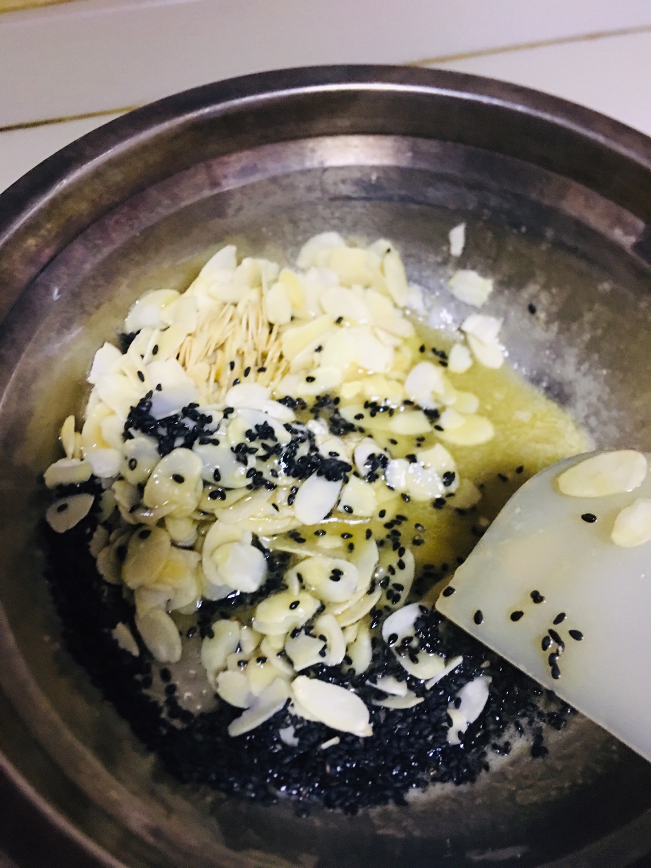 焦糖杏仁糯米船