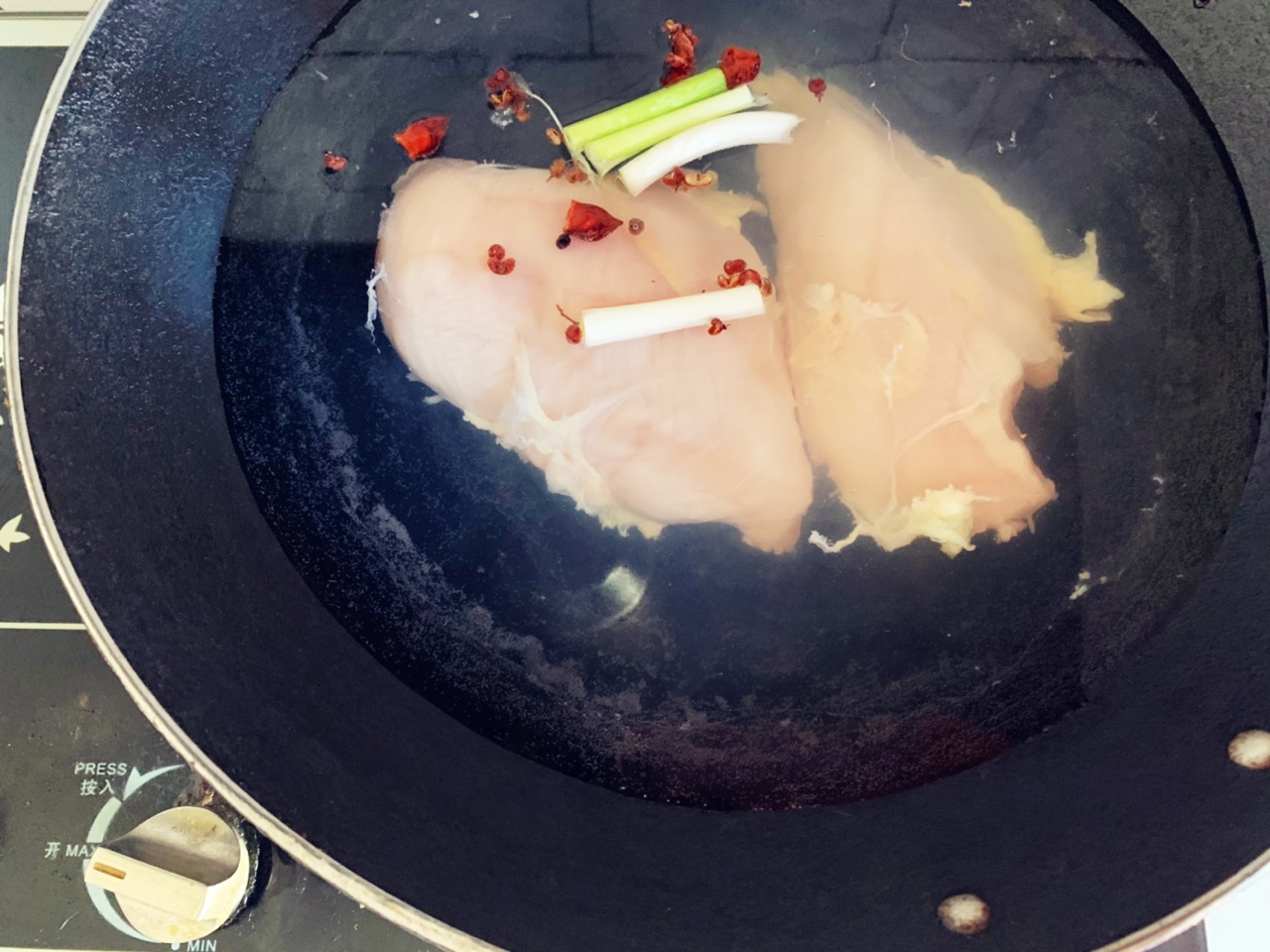 【椒香麻辣鸡丝】