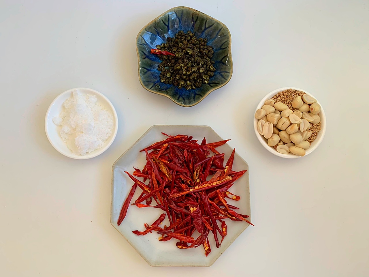 【椒香麻辣鸡丝】