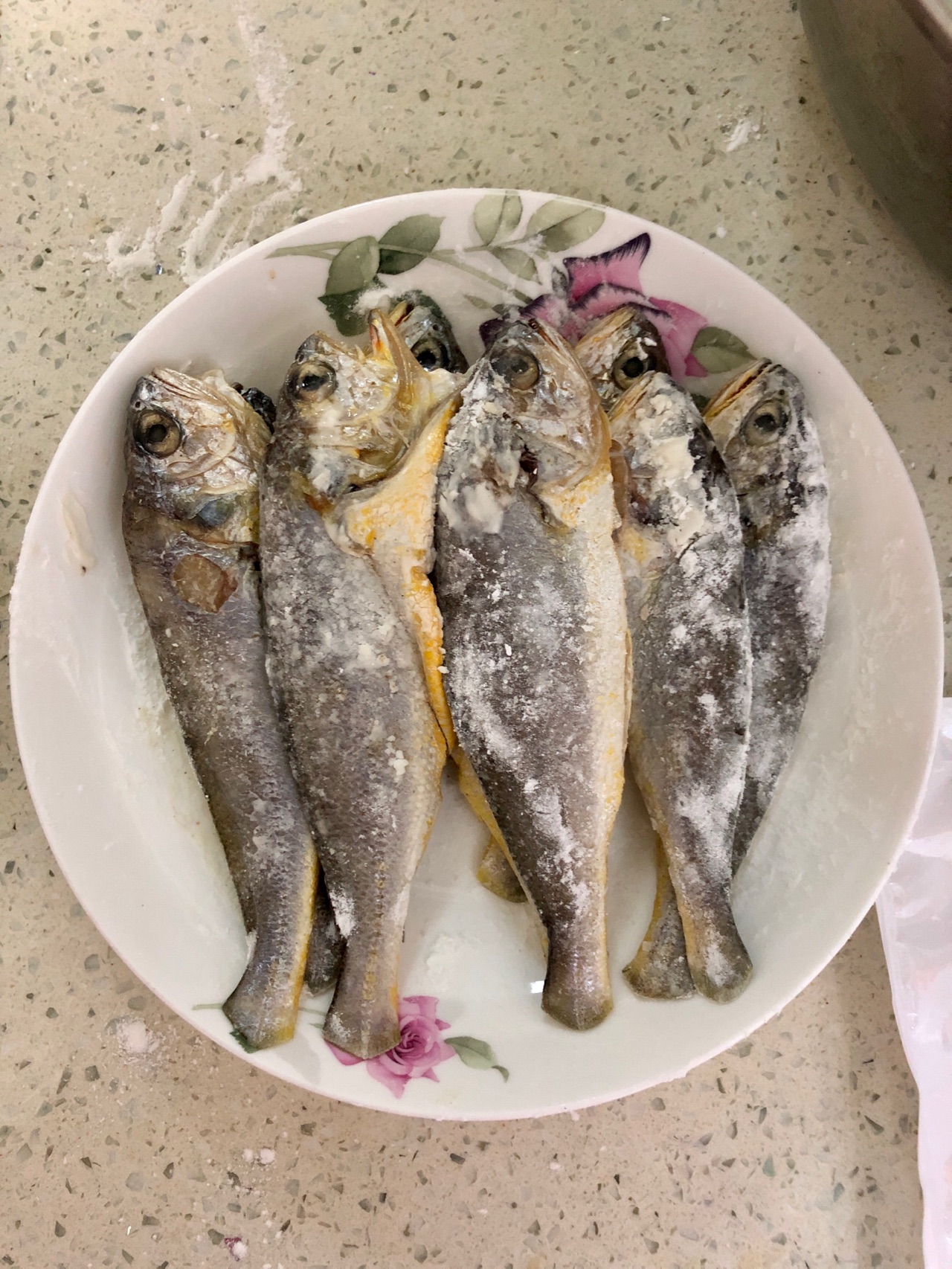浇汁小黄鱼