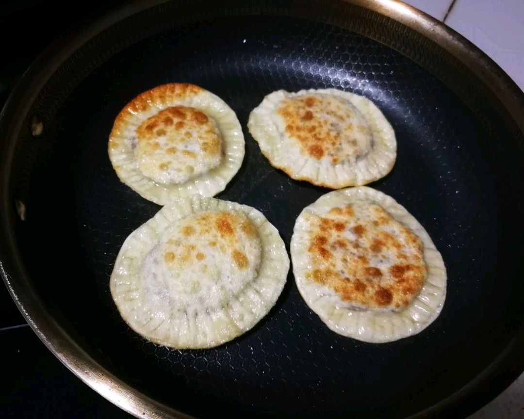 饺子皮裹豆沙