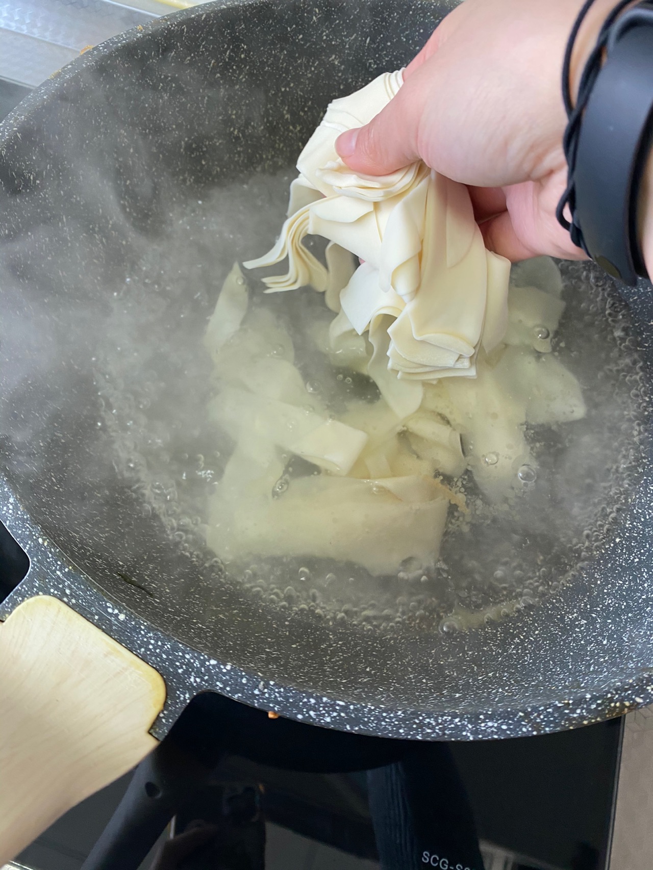 饺子皮油泼面