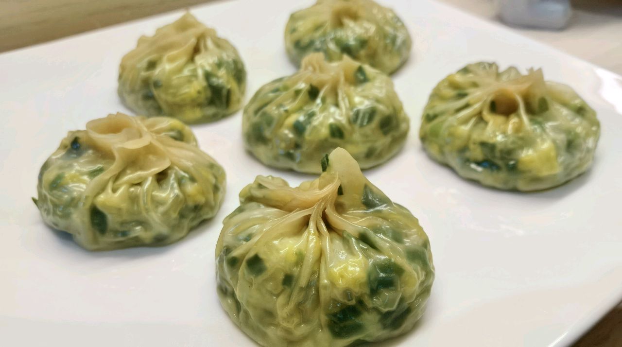 饺子皮制作鸡蛋煎饺和蒸包