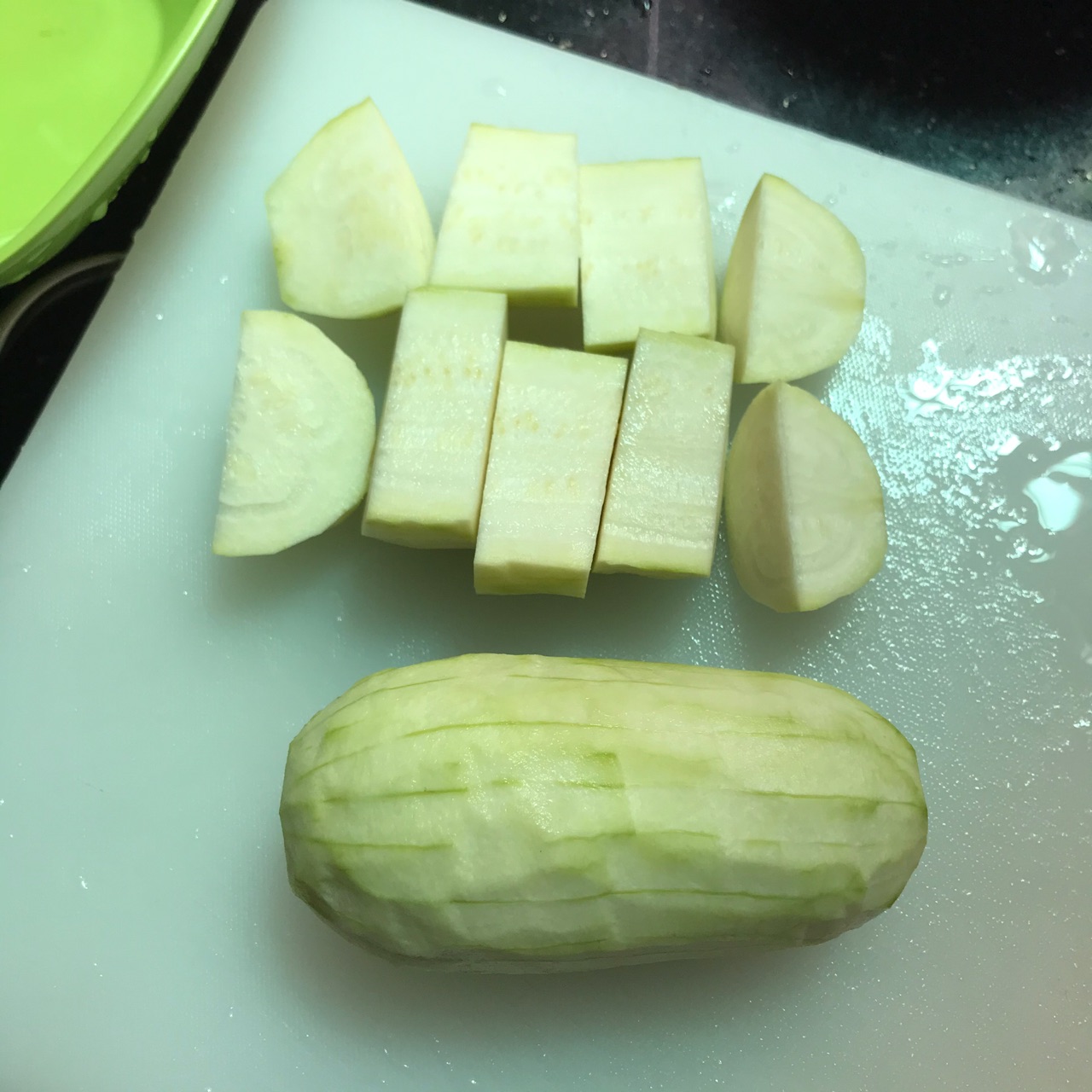 节瓜眉豆花生鸡脚汤