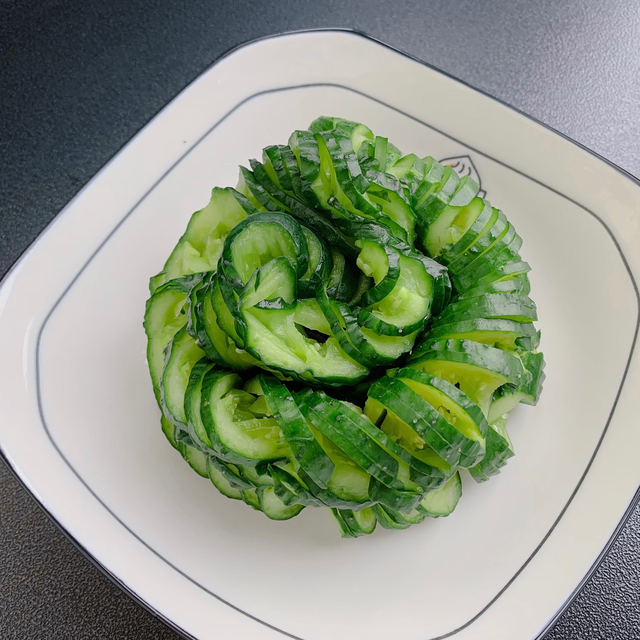 节日必备，爽口解腻的快手菜—蓑衣黄瓜