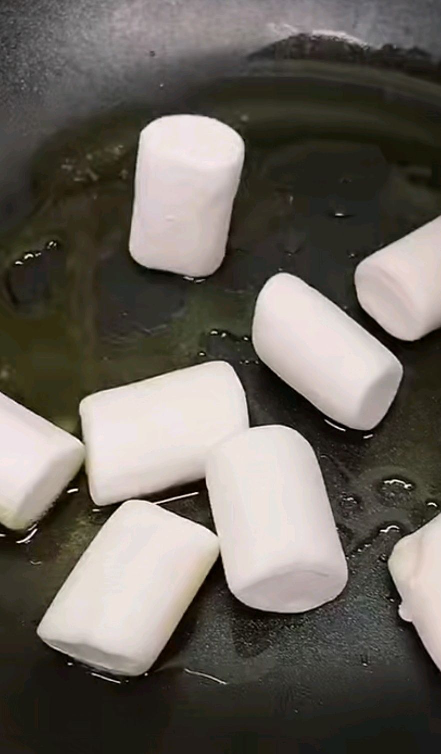 解锁最近超火的零食---网红杏仁奶枣!!