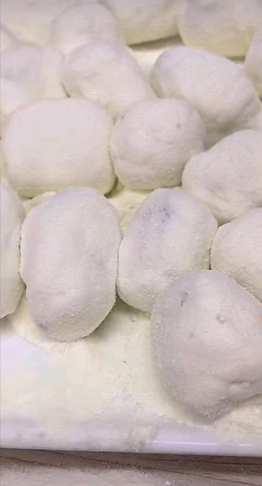 解锁最近超火的零食---网红杏仁奶枣!!