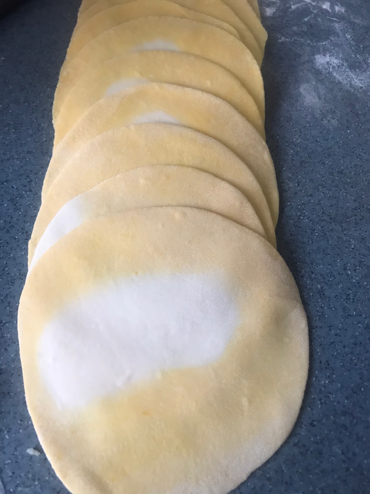金边水饺