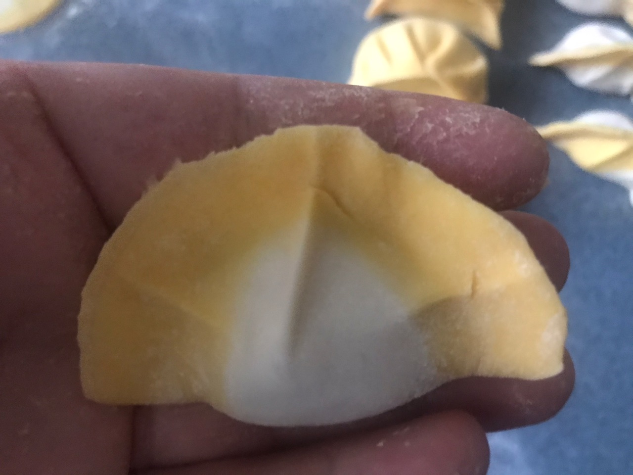 金边水饺