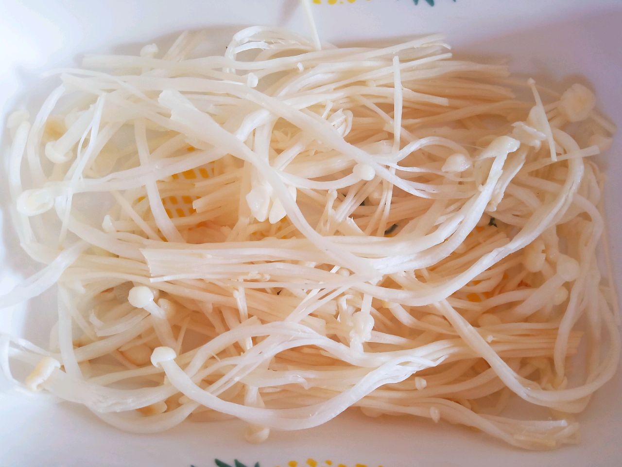 金菇彩带迎新春