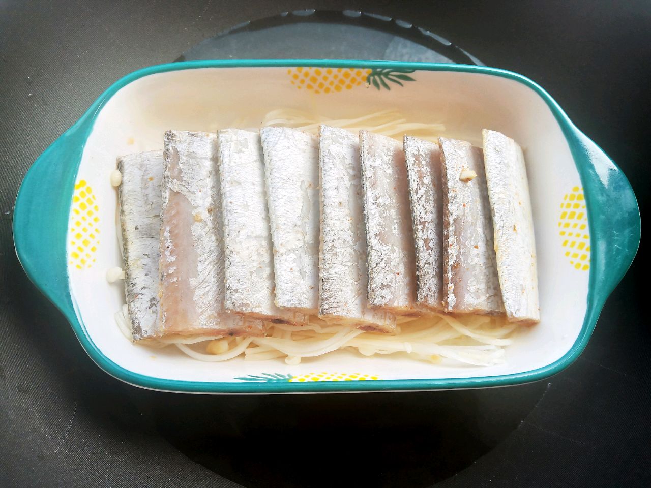 金菇彩带迎新春