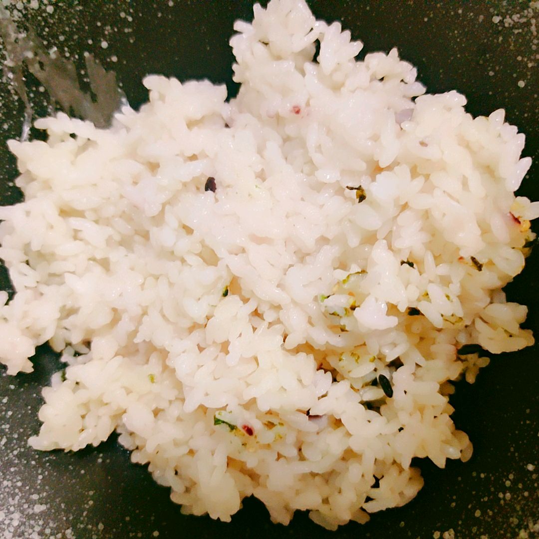 金枪鱼饭团