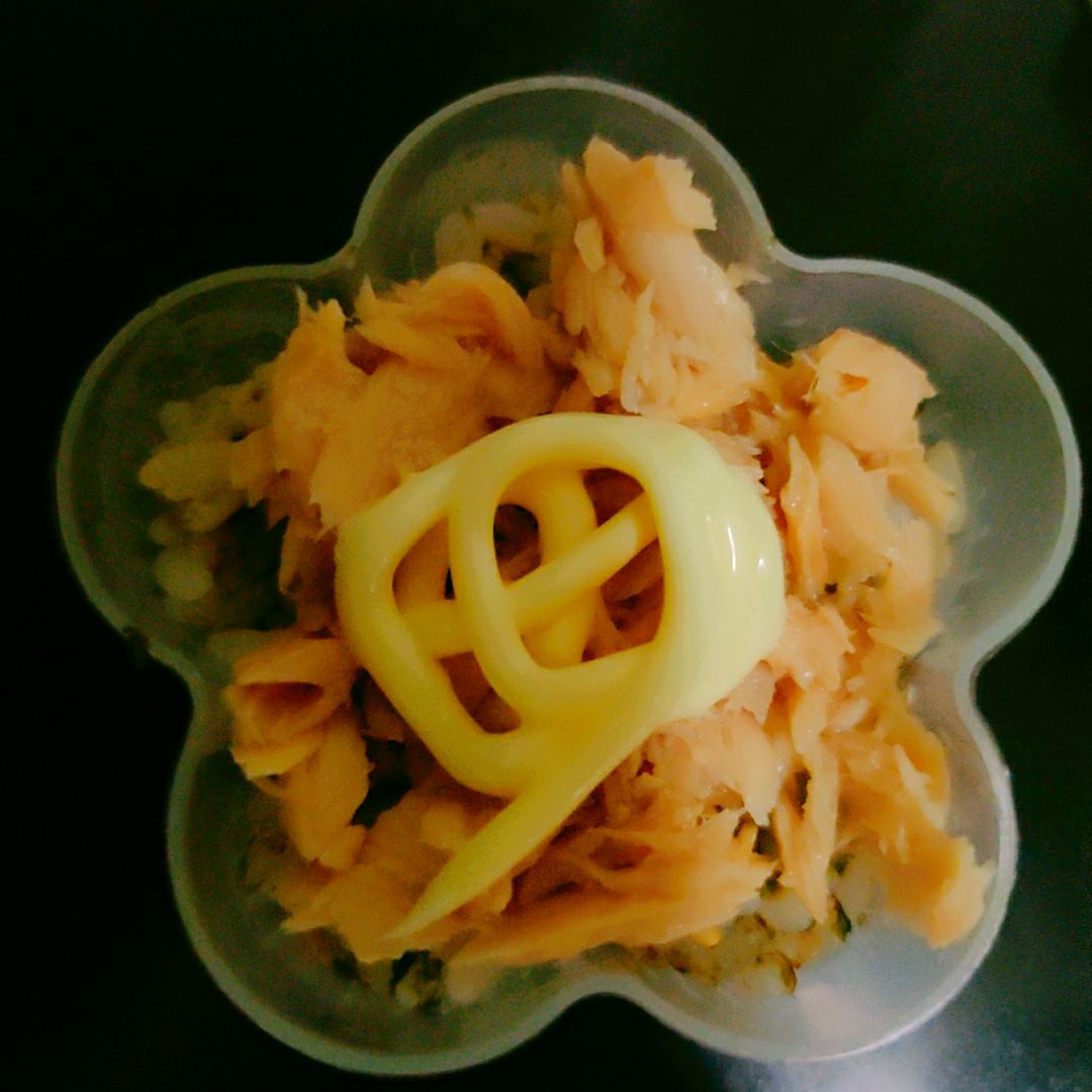 金枪鱼饭团
