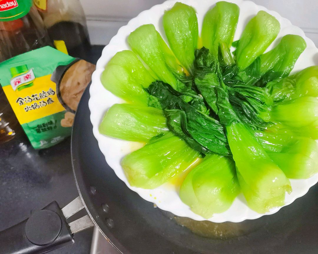 金汤花胶鸡肉圆