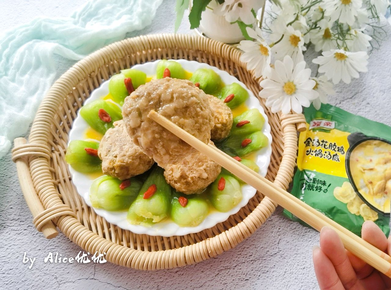 金汤花胶鸡肉圆