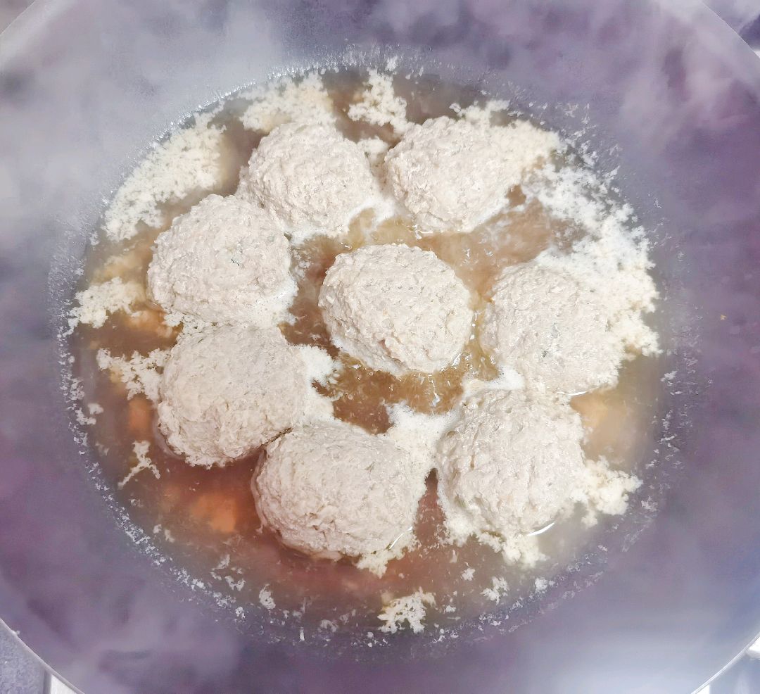 金汤花胶鸡肉圆