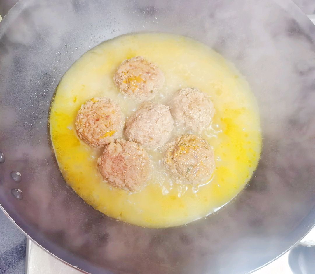 金汤花胶鸡肉圆