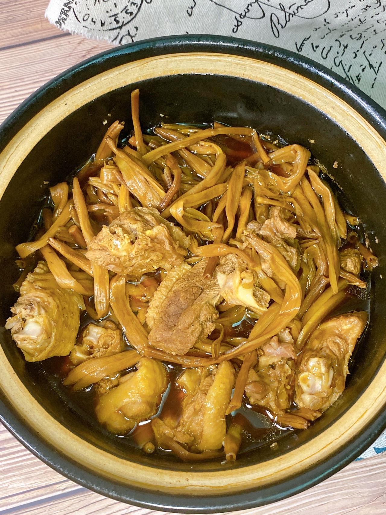 金针菜焖鸭