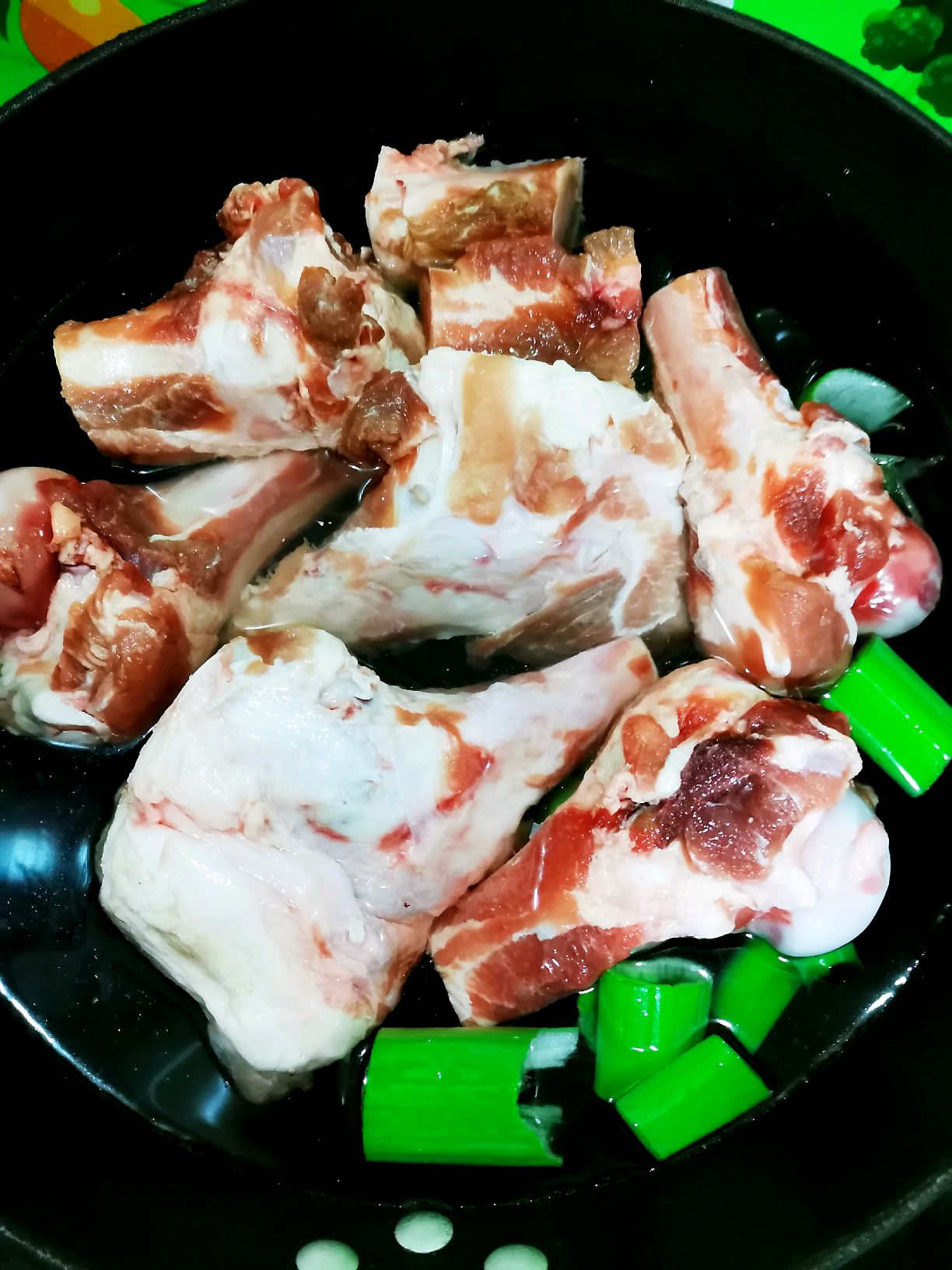 经典东北菜之——大骨头炖豆角。