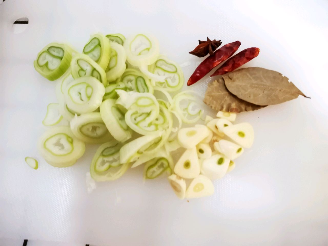 经典东北菜之——大骨头炖豆角。