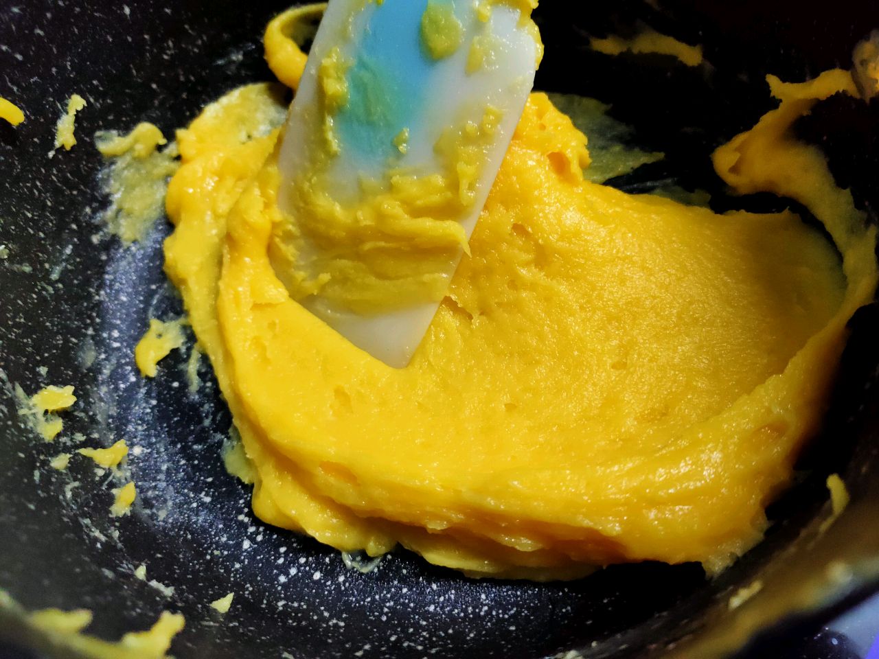 经典毛毛虫面包
