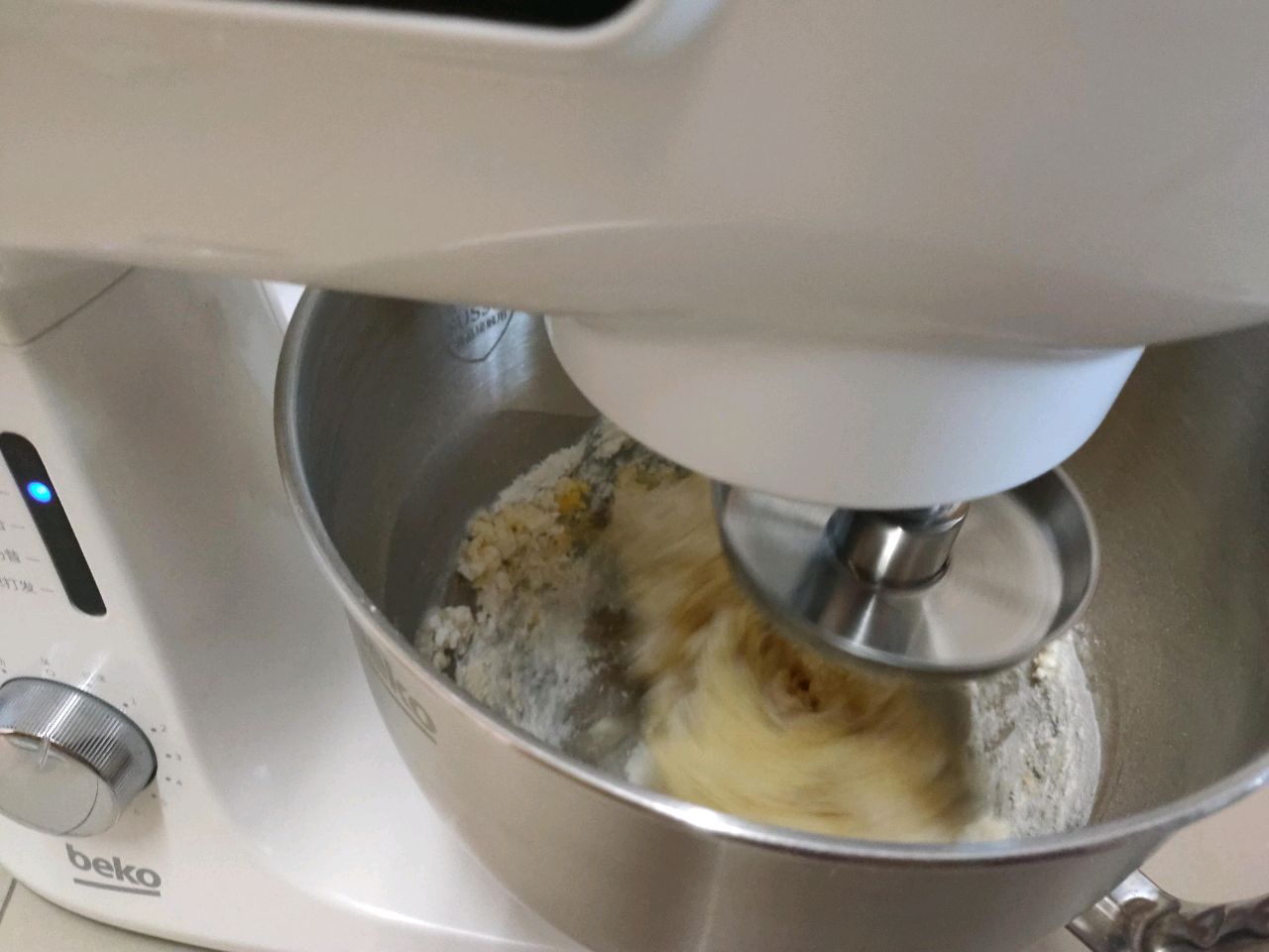 经典毛毛虫面包