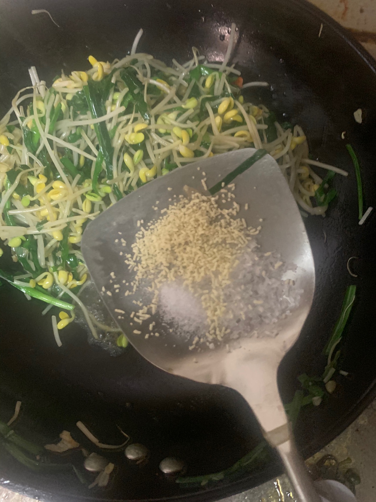 韭菜炒豆芽✍️