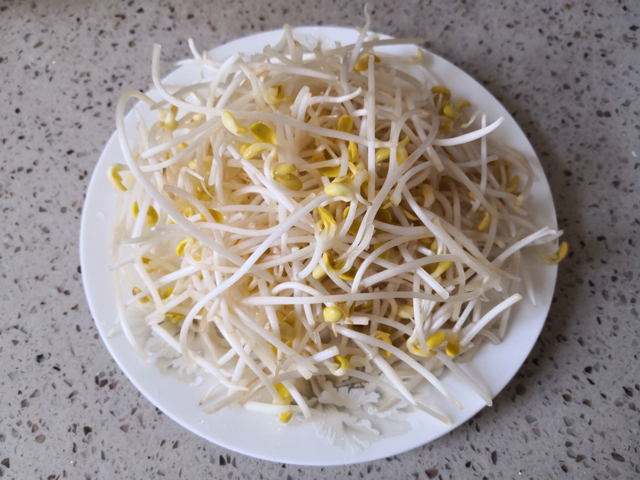 韭菜炒豆芽粉条