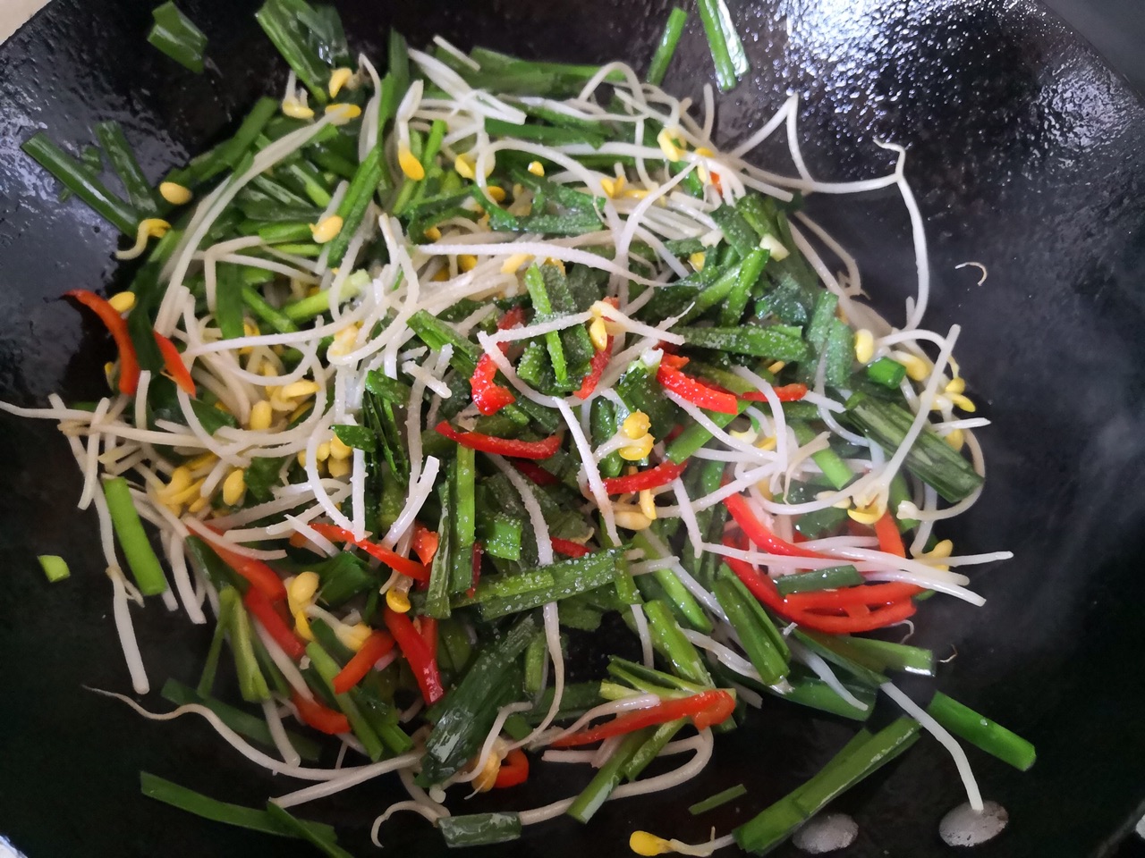 韭菜炒豆芽粉条
