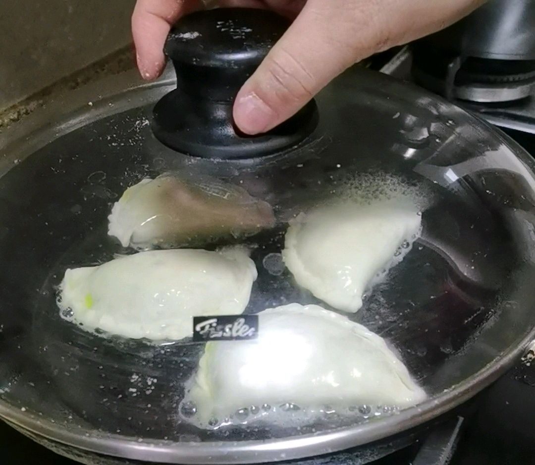 韭菜盒子最好的吃法，韭香浓郁，吃三个不过瘾