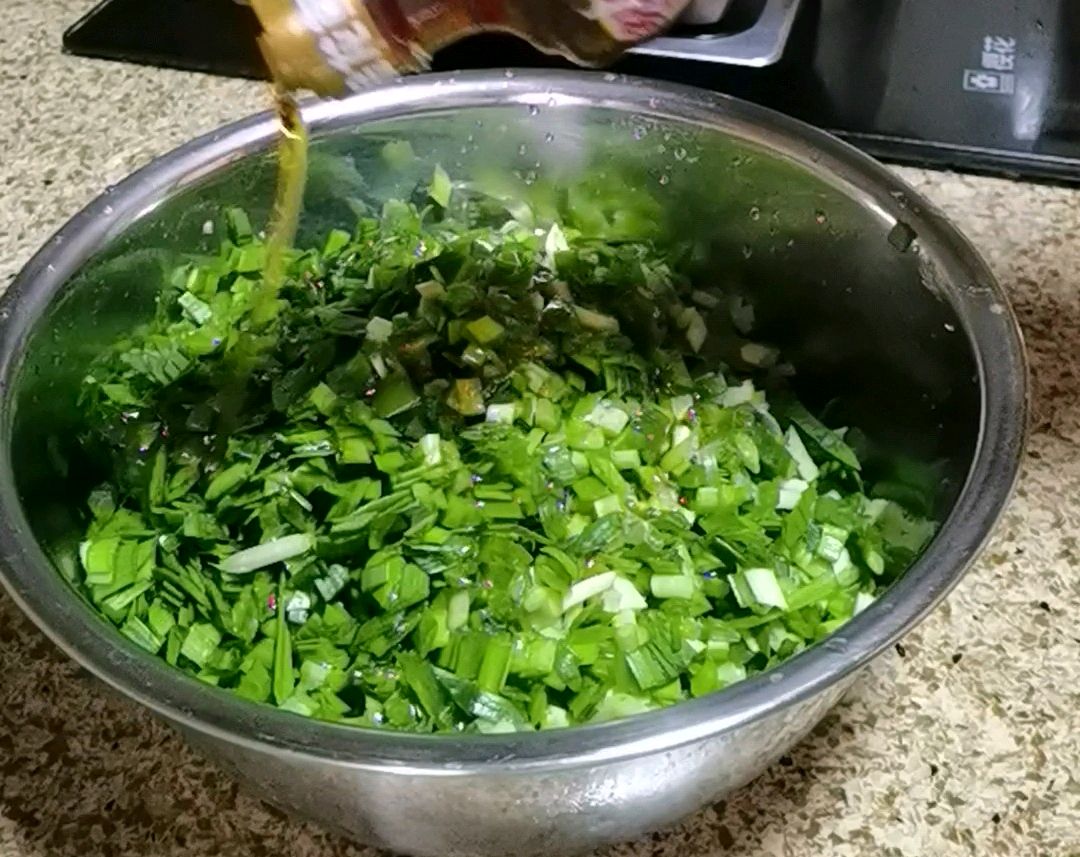 韭菜盒子最好的吃法，韭香浓郁，吃三个不过瘾