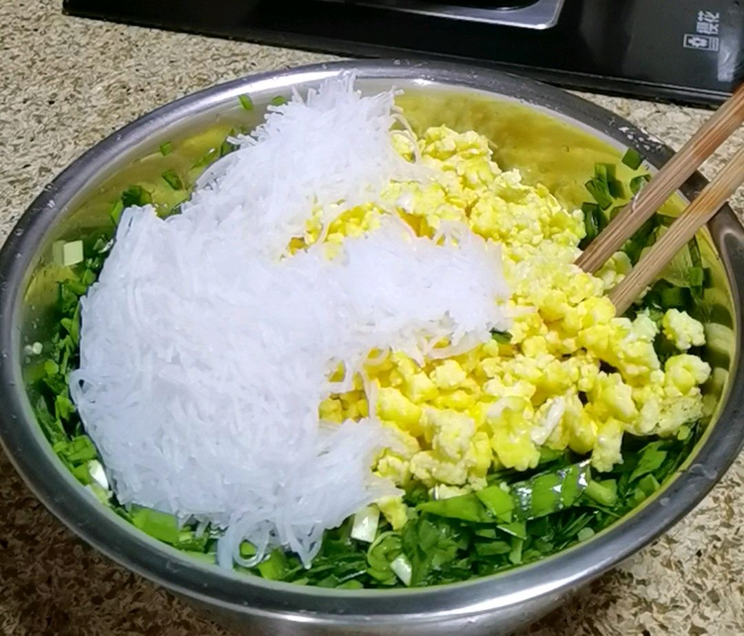 韭菜盒子最好的吃法，韭香浓郁，吃三个不过瘾