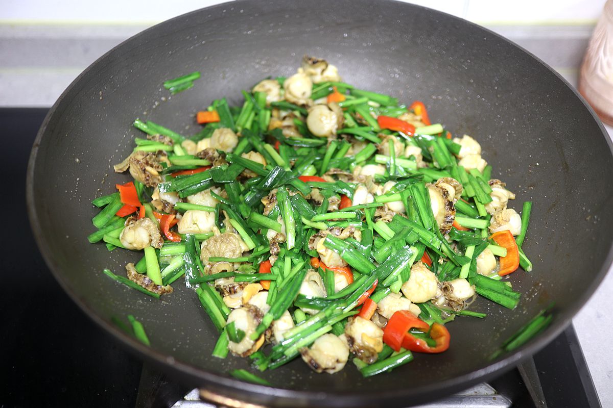 韭菜红椒炒贝肉