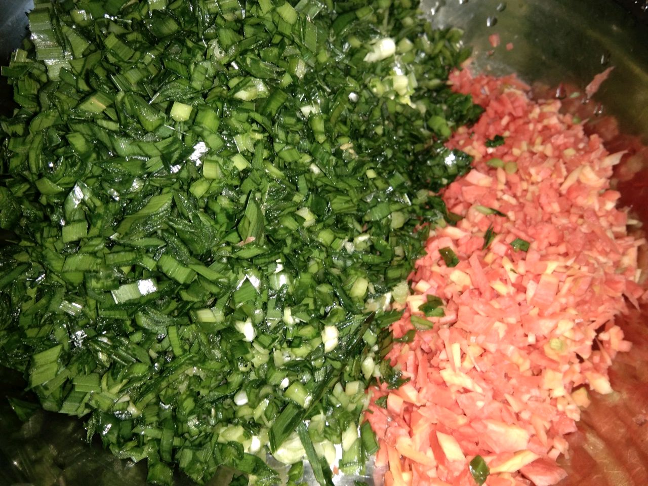 韭菜胡萝卜猪肉馅饺子
