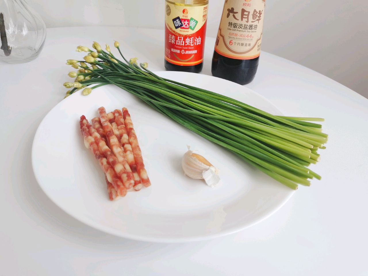 韭菜花炒腊肠