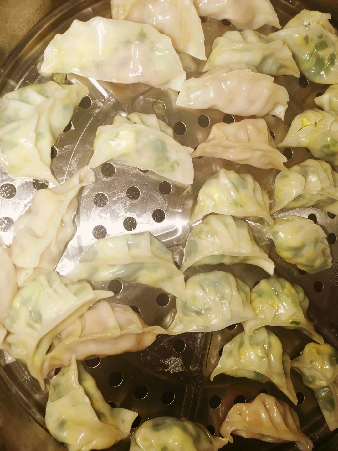 韭菜鸡蛋馅和香菇猪肉馅