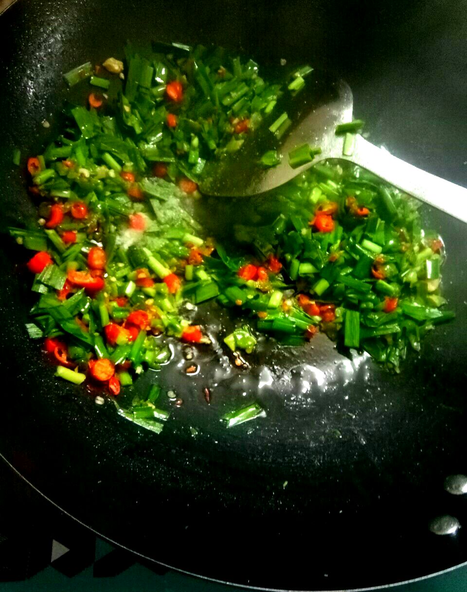 韭菜煎鸡蛋
