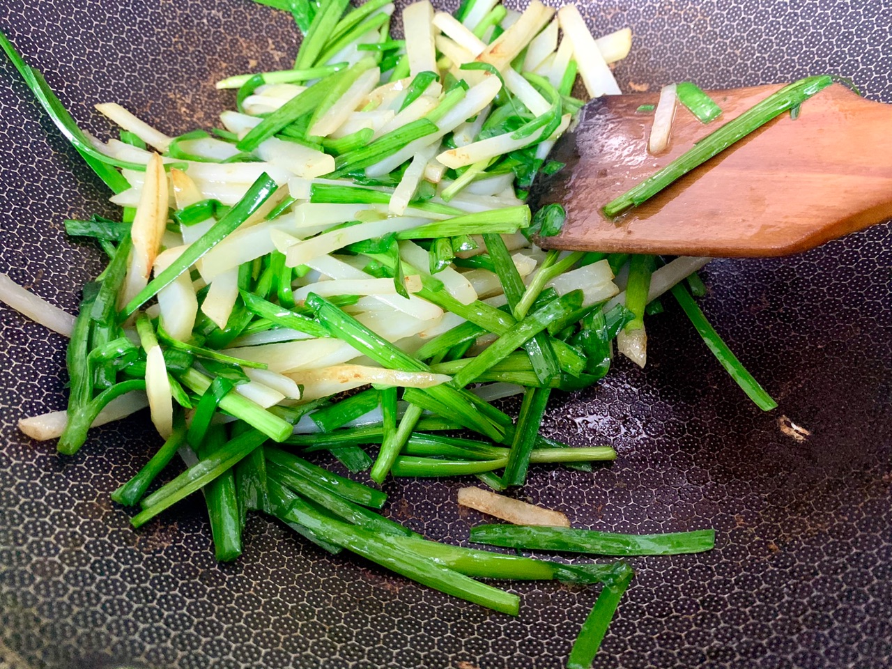 韭菜土豆丝