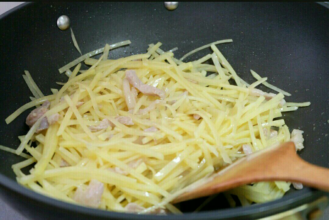 韭菜土豆丝炒肉丝