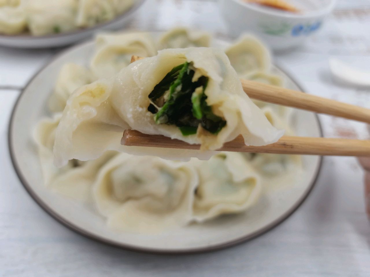 韭菜猪肉馅元宝饺子