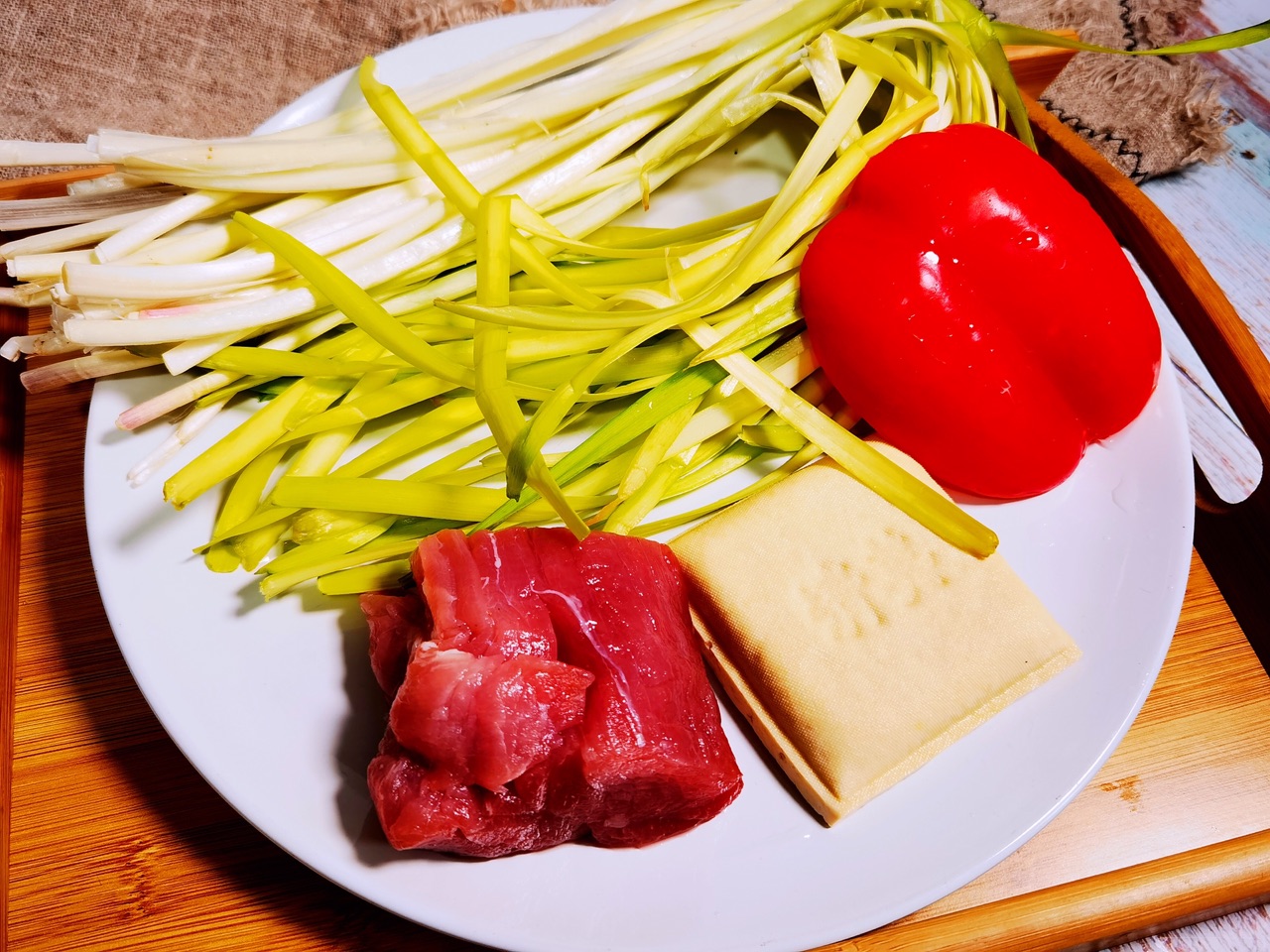 韭黄豆干肉丝卷饼