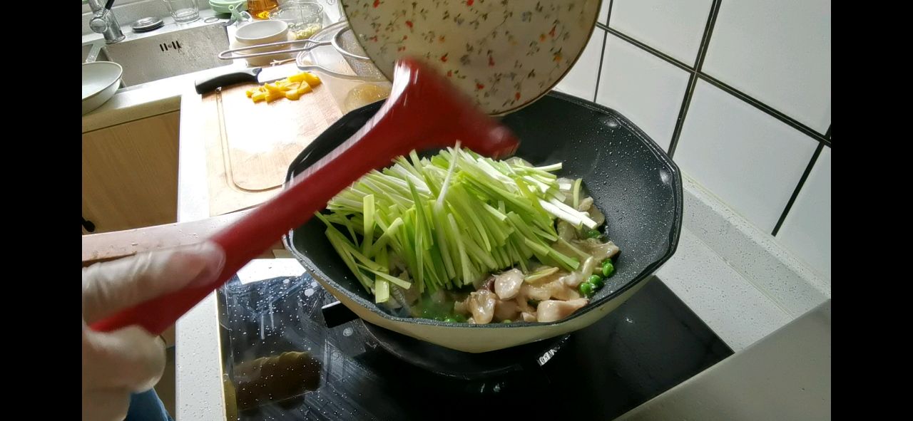 韭黄烩鱼片