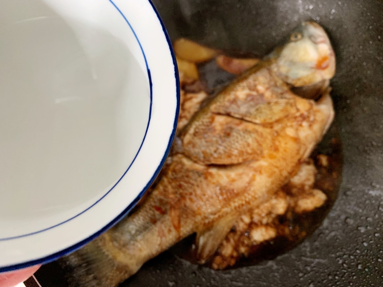 酒酿鲈鱼