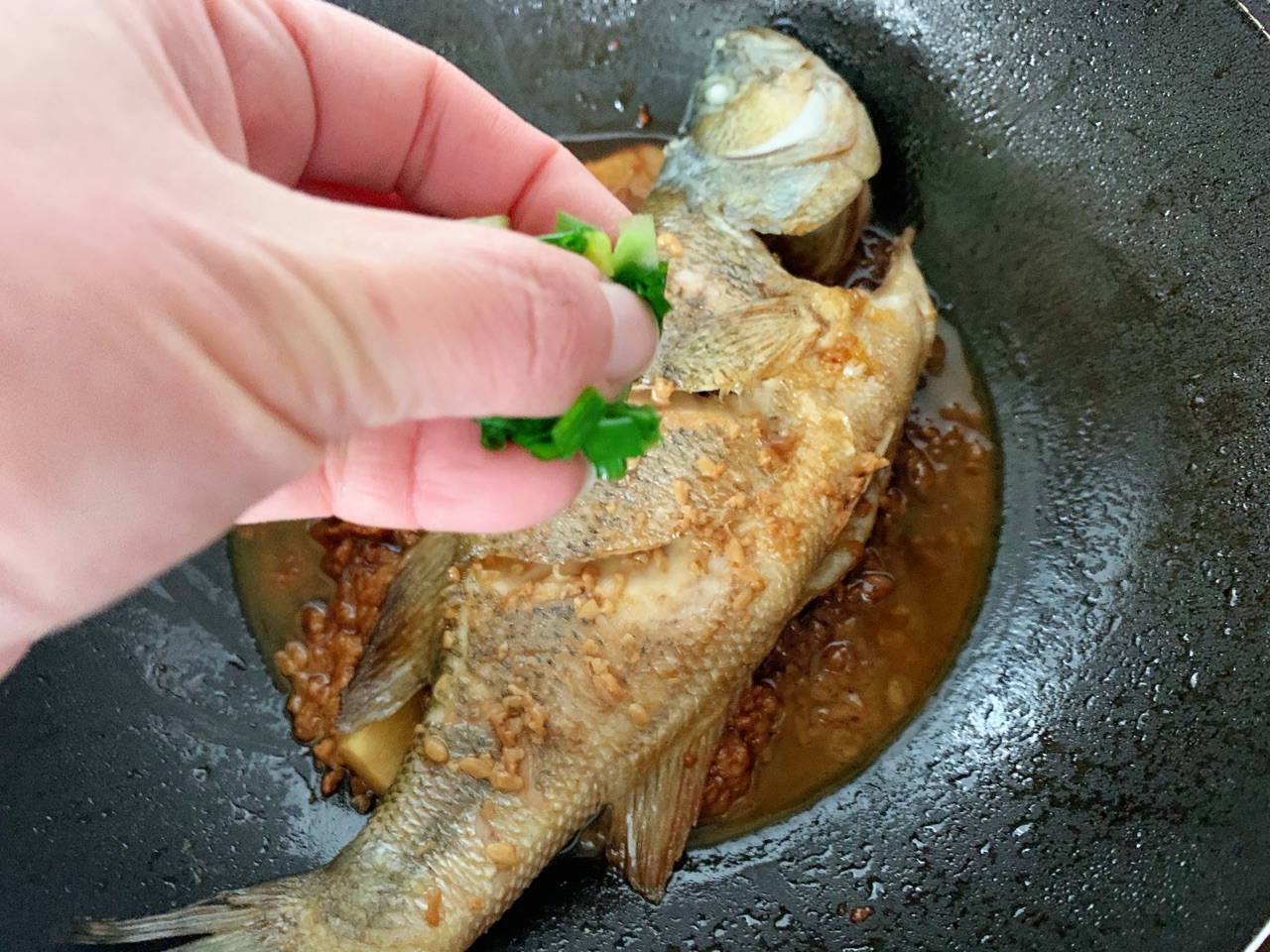 酒酿鲈鱼
