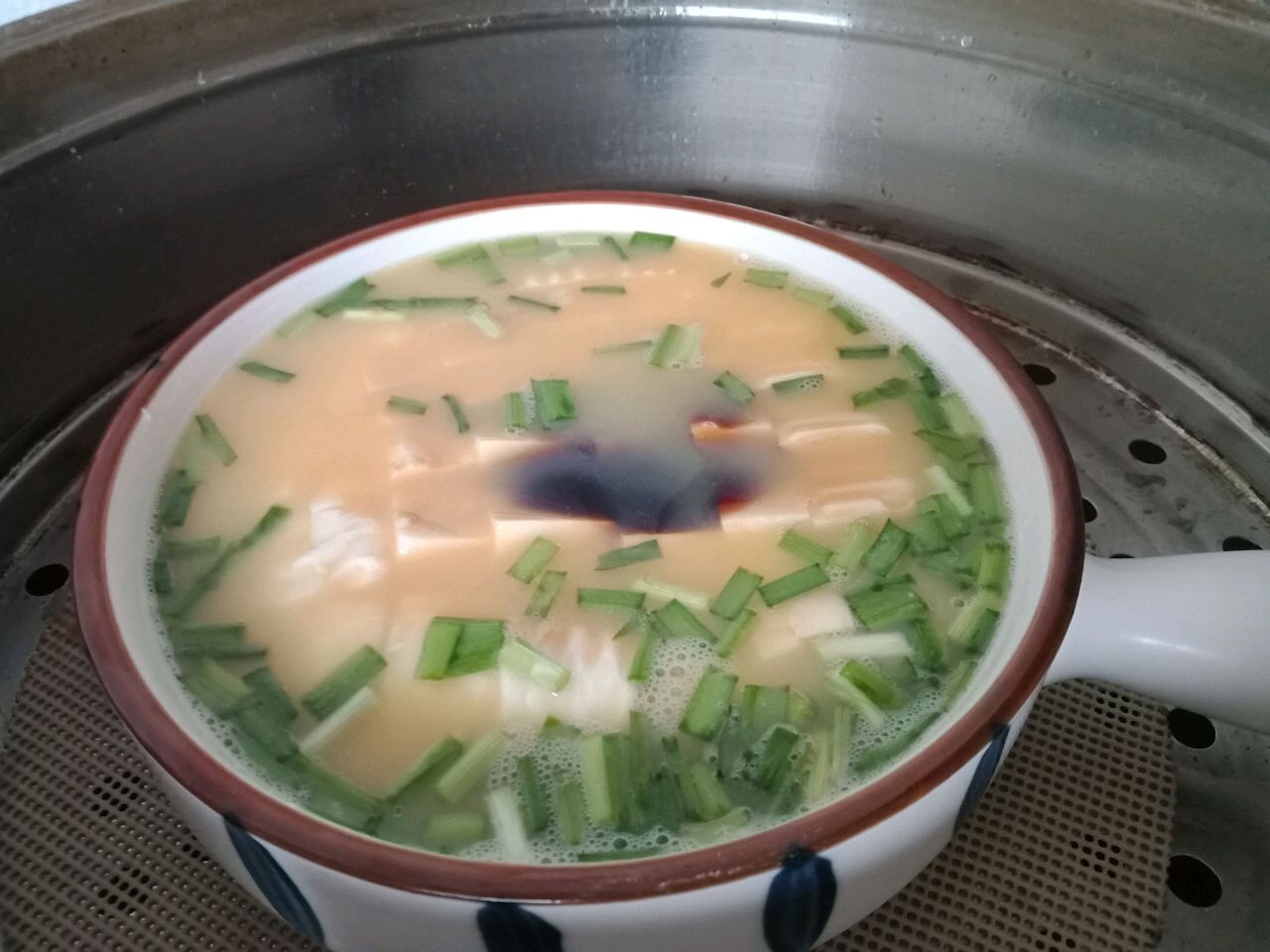 韭香豆腐蒸蛋羹