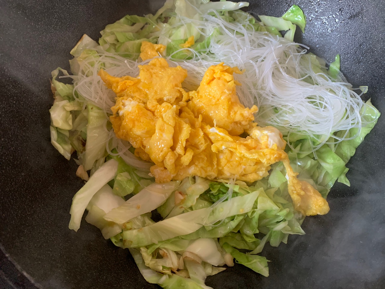 巨好吃家常鸡蛋素炒粉丝