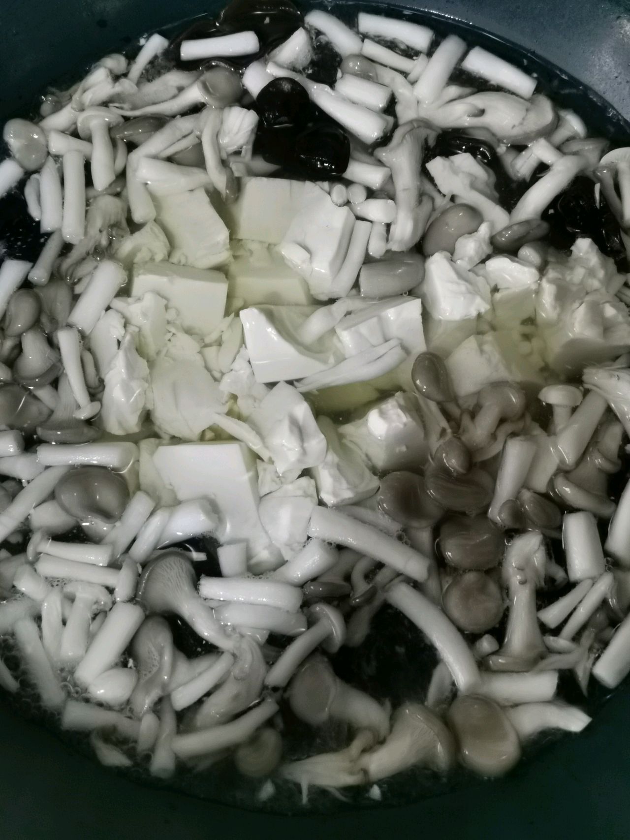 菌菇豆腐汤