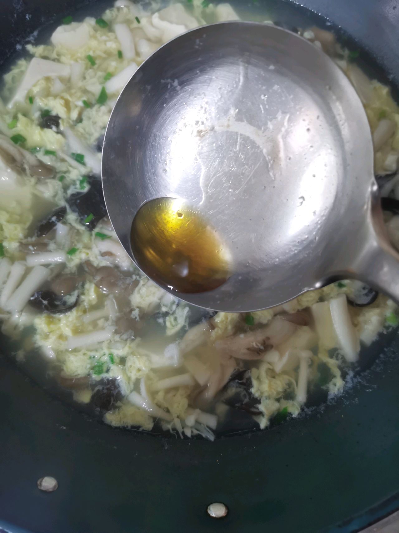 菌菇豆腐汤
