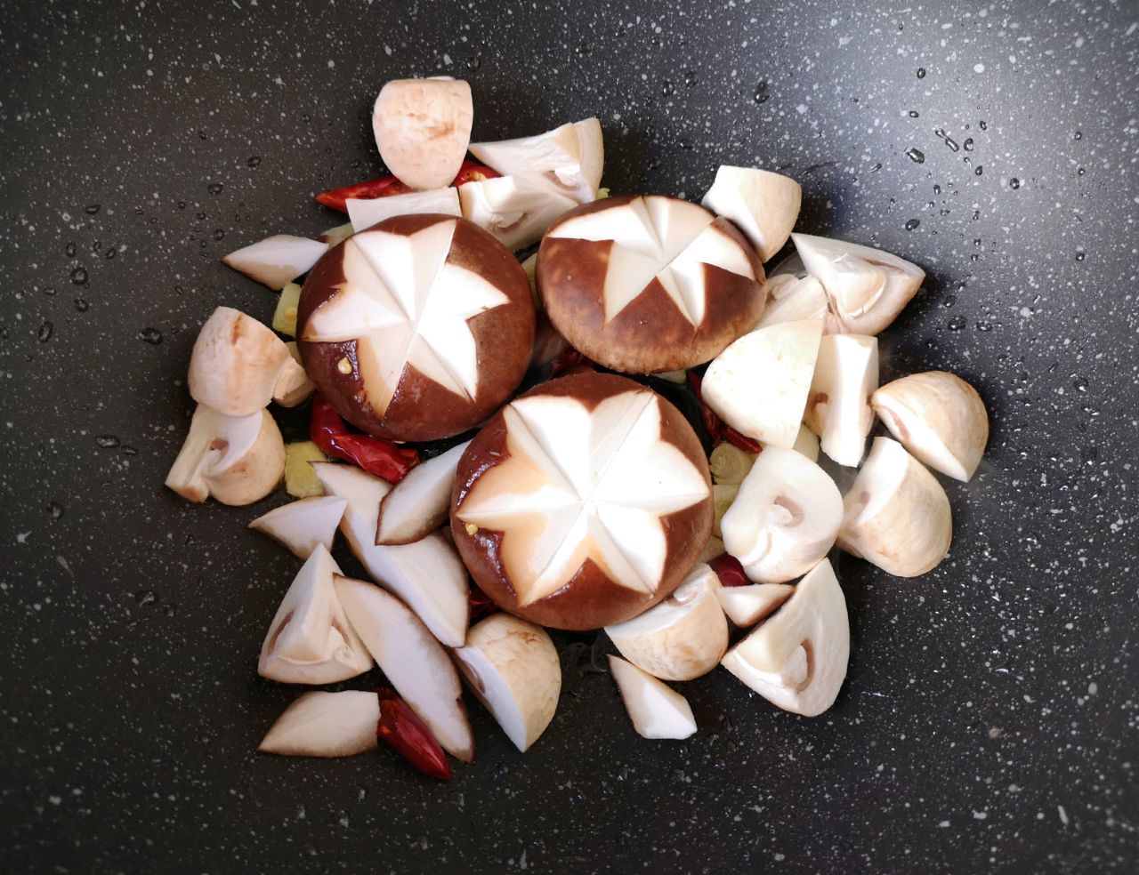 菌菇烩丸子
